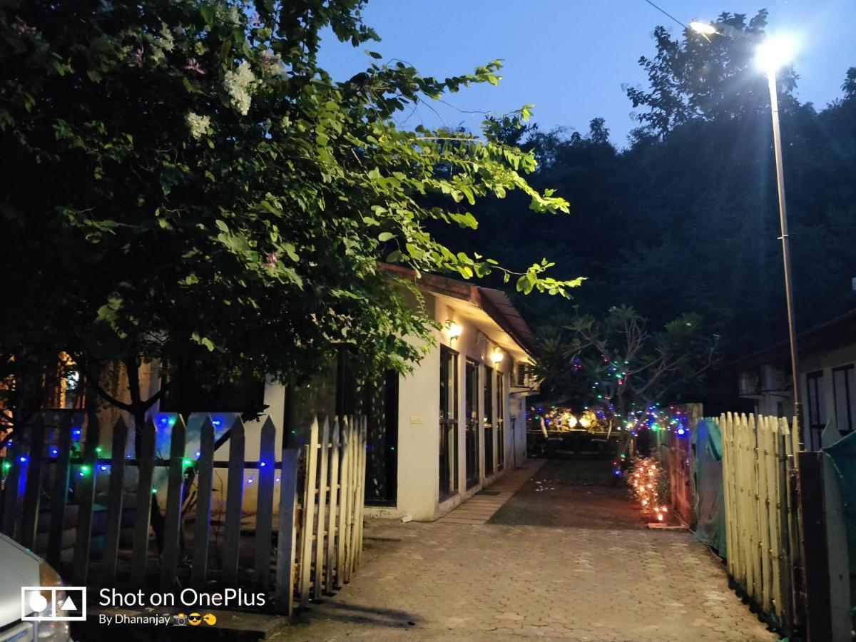 Chalet Casa Amor, Perfect Home Amidst Tranquility Karjat Exteriör bild
